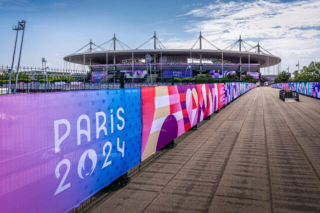 Dreamstime m 326975549