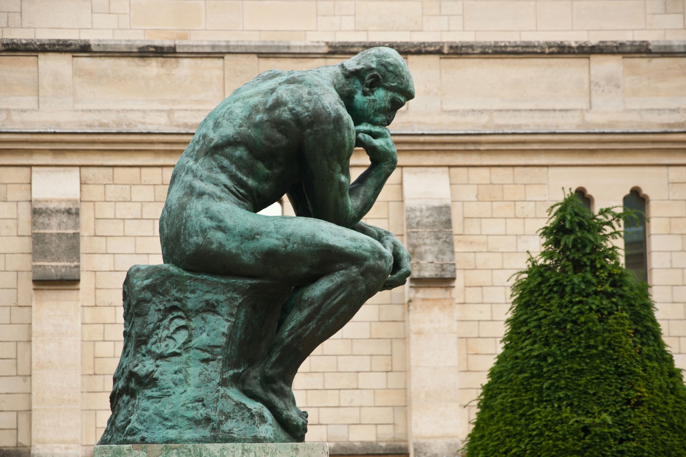 Statue of 'The Thinker' by Rodin